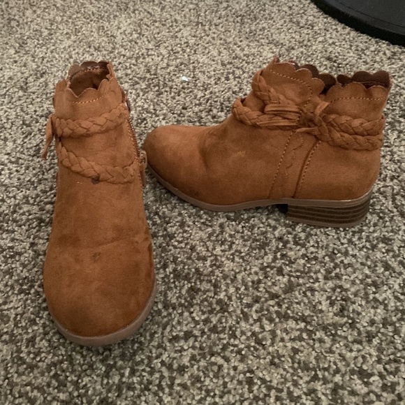 Lightly used - Picture 3 of 3